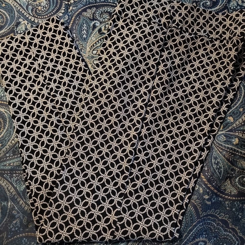 Premise Capri pants in black and white size small